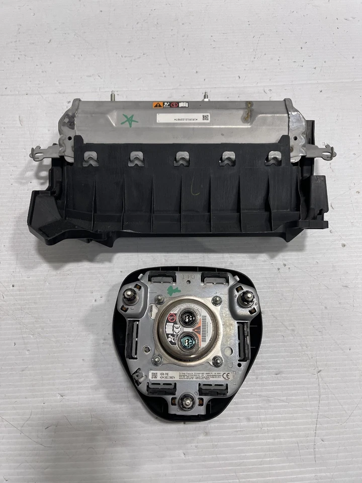 TOYOTA RAV4 2019-2023 STEERING WHEEL AND DRIVER SIDE KNEE AIRBAG OEM Foto 2 de 4