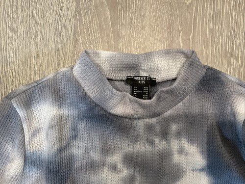 Forever 21 Kids Long Sleeve Gray And White Tie Dye Shirt Top Size 9/10 - Picture 2 of 5