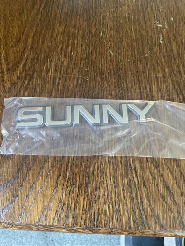 Original Nissan Sunny N14 Sunny Y10 Emblem Hecktür 84895-62C60
