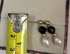 10k Solid Yellow Gold Dangle Pierced Earrings Post Peael, Black Stone Pre-owned