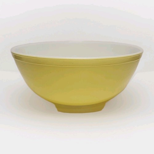 VTG Pyrex 404 Large 10" Nesting Mixing Bowl Primary Color Yellow 4 Qt MCM - Picture 1 of 9