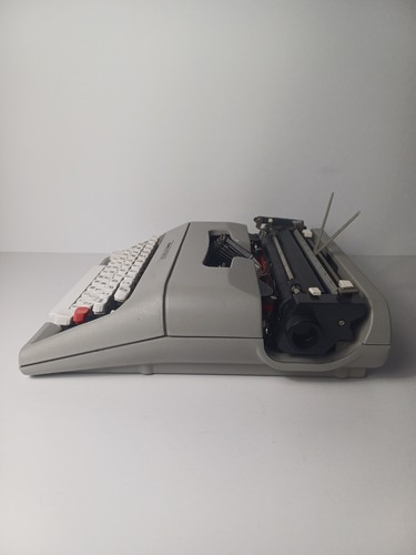 Olivetti Lettera 35 Manual Gray Typewriter Vintage Film TV Prop Spanish Model - Picture 5 of 22