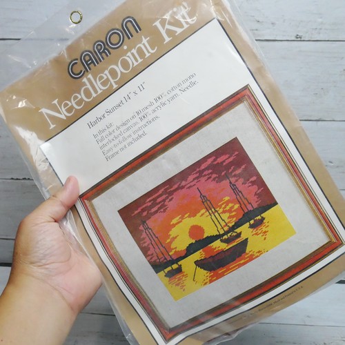 Vintage #4590 Caron Needlepoint Crewel Kit “Harbor Sunset” 14”X11” 1977 SIGILLATO - Foto 6 di 7