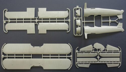 Roden Models 1/32 BOEING STEARMAN PT-13 NS2-2 NS2-5 KAYDET U.S. Navy Trainer - Picture 4 of 5