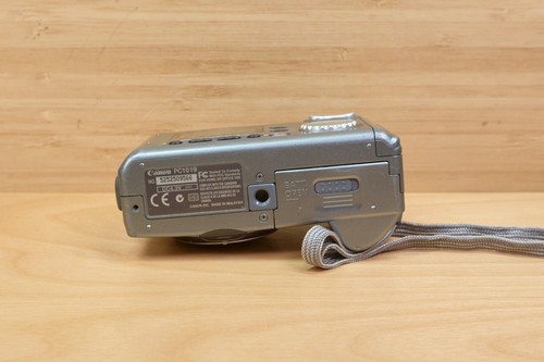 Vintage Canon Powershot A40 2 MP Digital Camera, 3x Optical Zoom - Picture 7 of 9