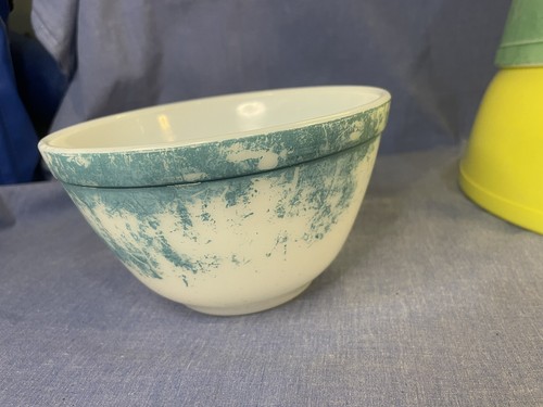 Vintage Set Of 4 Pyrex Primary Nesting Mixing Bowls, Complete 401 402 403 404 - Picture 3 of 12