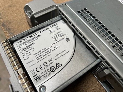 Cisco APIC M2 Server 2xXeon E5-2609 V3 @1.9GHz 64GB 1x120GB SSD 2x1.2TB HDD 2PSU - Picture 2 of 9