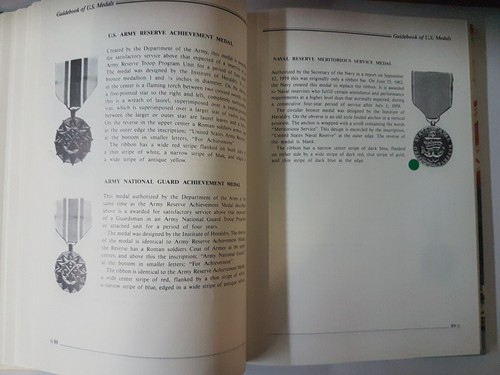 LIVRE GUIDEBOOK OF U.S. MEDALS dédicacé par l auteur Kerrigan Evans E. - Picture 10 of 23