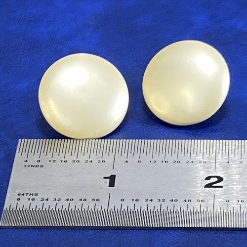 Vtg Clip On Earrings Round Domed Button Grandma Style Mid-Century Minimalist - Picture 2 of 10