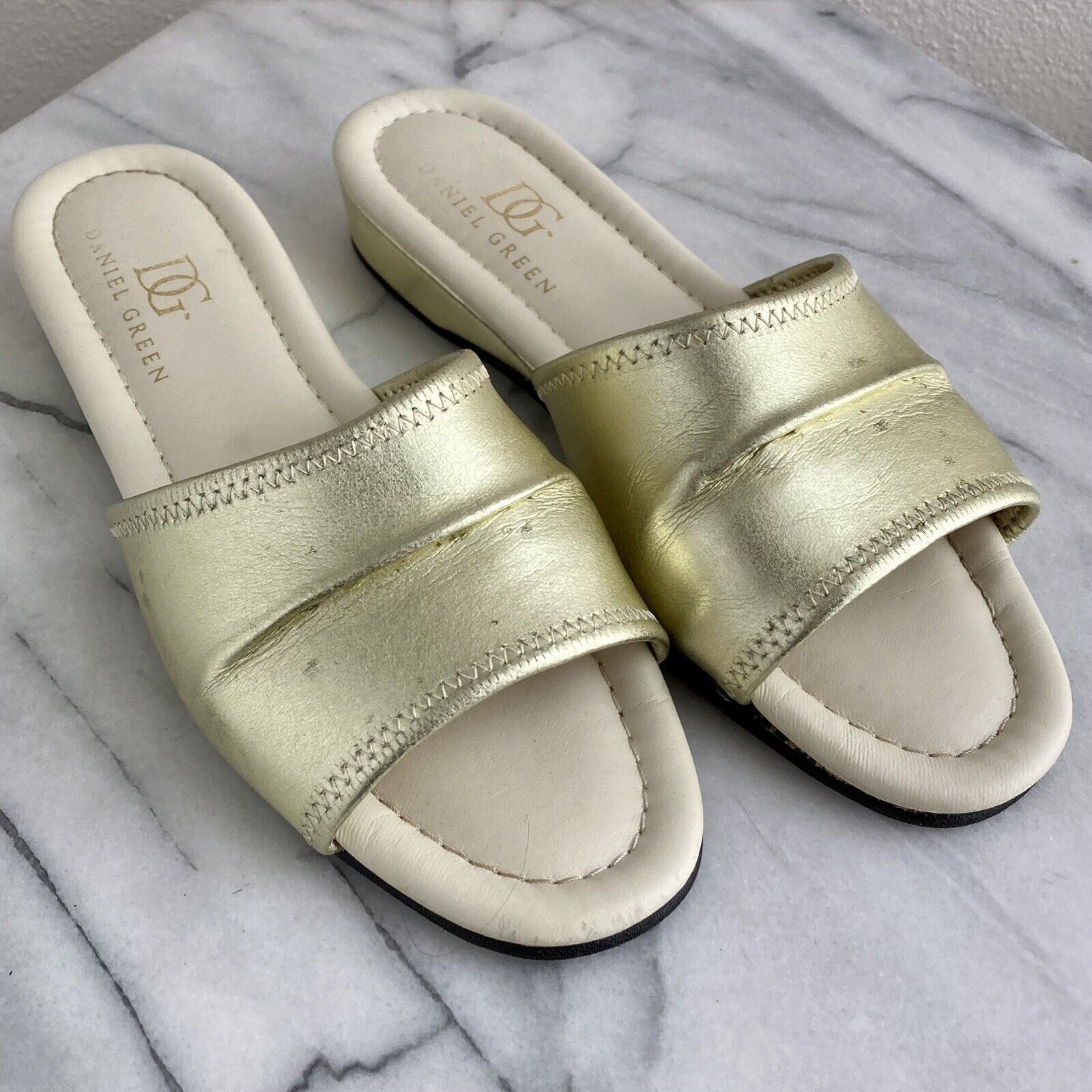 Daniel Green Dormie Gold Slide Sandal Women's Siz… - image 1