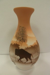 Navajo-Handpainted-Pottery-Cedar-Mesa-Buffalo-Tracks-64076-w-COA-Made-in-USA