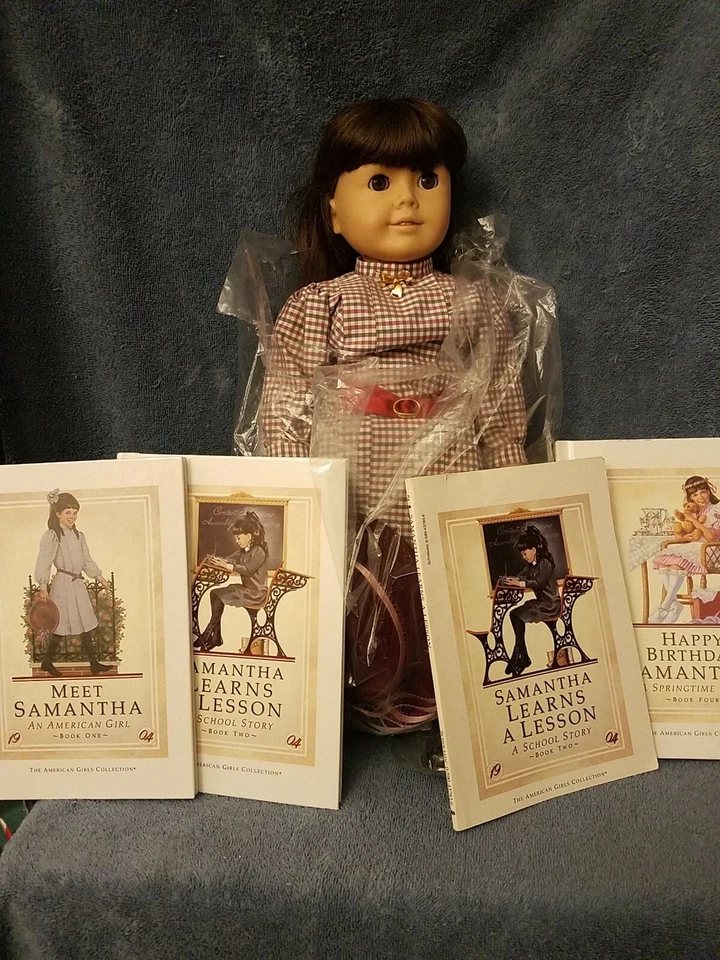 Muñeca American Girl Samantha retirada usada en excelente estado + 4 libros, exhibida solo sin manipular Foto 2 de 4