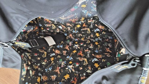 Vera Bradley Harry Potter Reiseset - Seesack & Kosmetikkoffer Hogwarts NEU - Bild 12 von 13