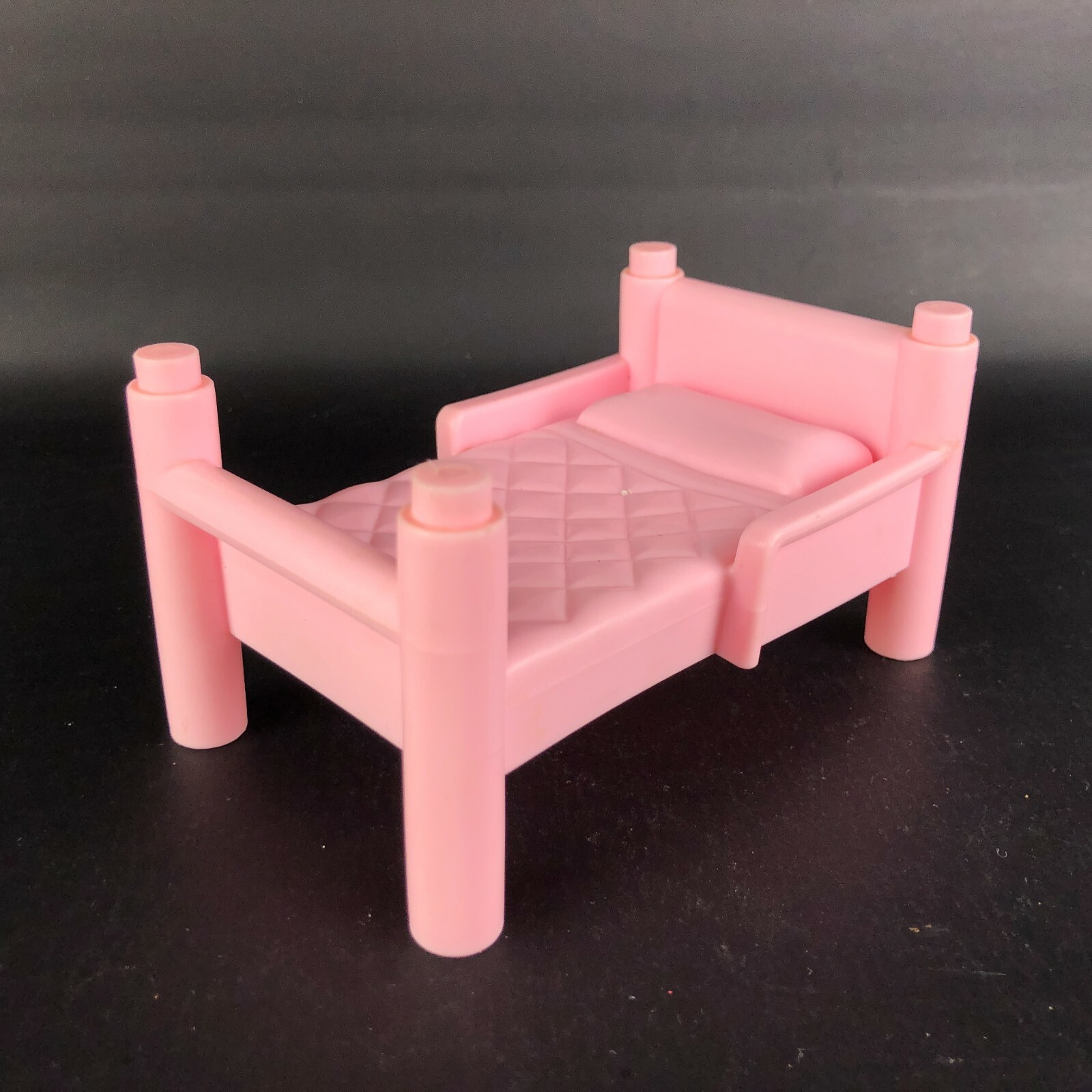 Vintage Playskool Dollhouse Pink Bed Girl Bedroom Furniture Stac Vintage Playskool Dollhouse Pink Bed Girl Bedroom Furniture Stac