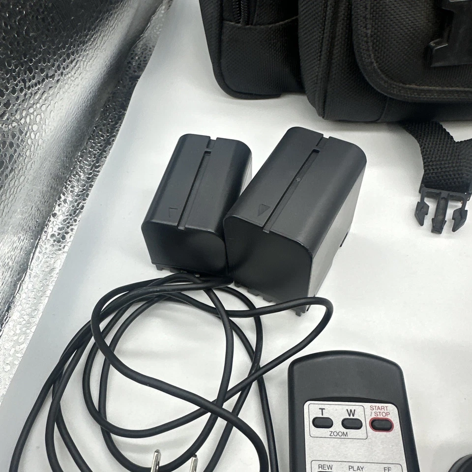 JVC GR-SXM730 GR-SXM730U Super VHS Camcorder Bundle Night Alive ( E03 Error ) - Image 3 of 4