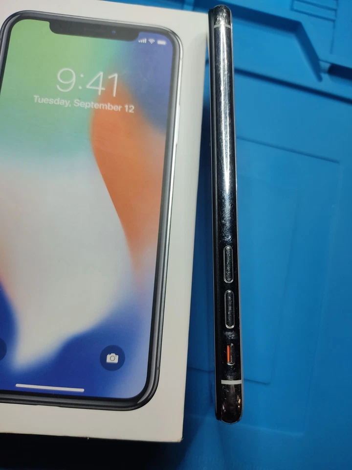 Apple iPhone X 256GB Bianco - Immagine 4 di 4