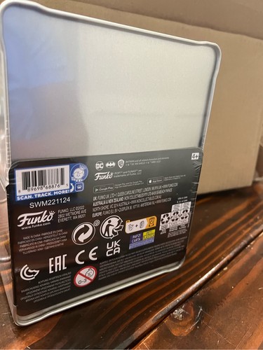 Funko Pop! Classic Batman Funko 25th Anniversary -Exclusive Lmt 25000 in hand - Picture 3 of 4