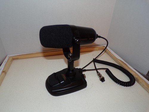 YAESU MODEL M-90D DESK MICROPHONE