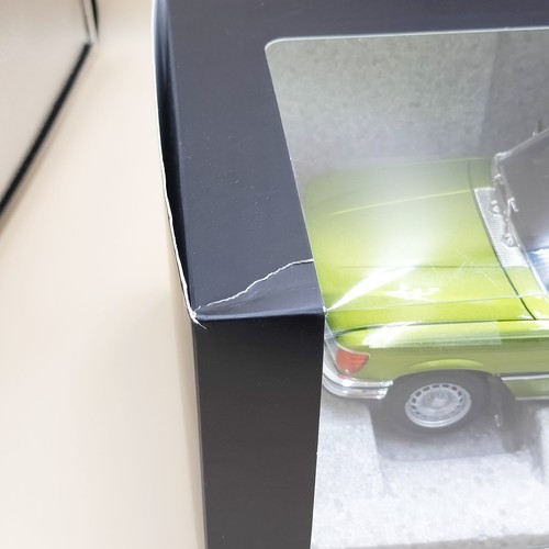 Norev 1/18 Mercedes-Benz 450 SEL 1976-1980 citrus green B66040683 - Picture 3 of 5