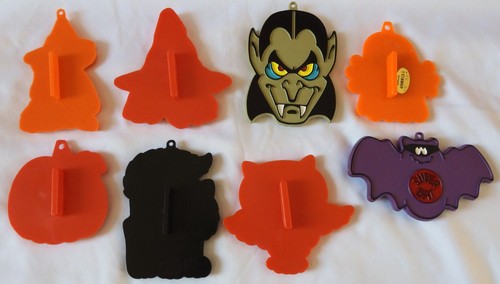 Lot Vtg Hallmark Halloween Plastic COOKIE CUTTERS Cat Witch Vampire Bat Ghost - Picture 4 of 4