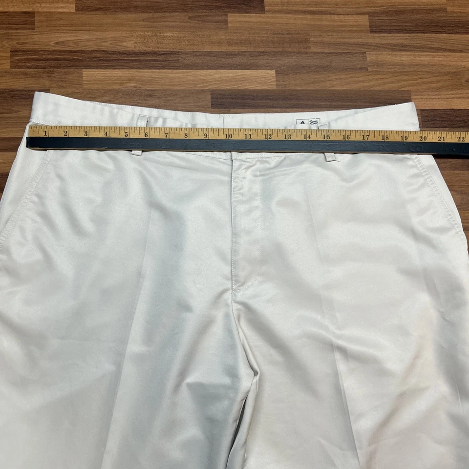 Pantalones de golf Adidas Climalite para hombre talla 40x32 masilla que absorbe la humedad frente plano Foto 4 de 4
