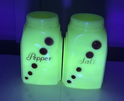 MCKEE Red Dots Milk Glass Roman Arch Salt & Pepper Shakers CUSTARD Uranium GLOW!