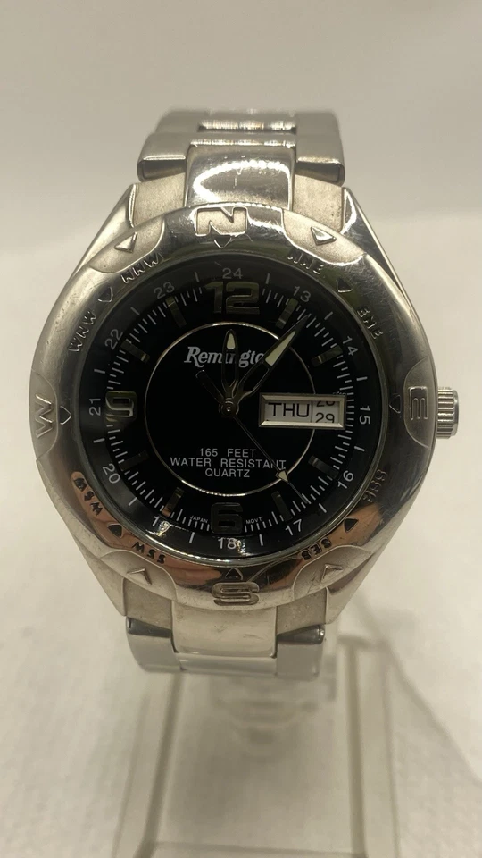 Reloj analógico Armitron 41 mm para hombre tono plateado indicador de fecha resistente al agua Foto 4 de 4