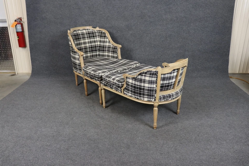 Linda espreguiçadeira decorada com pintura francesa Louis XVI por volta de 1940 - Imagem 4 de 4