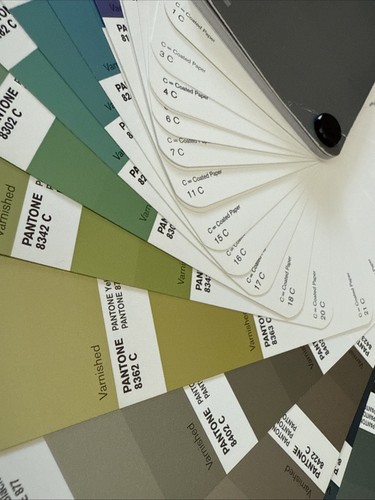 Pantone Metallics beschichtete Farbanleitung + Chips gedruckt in USA - Bild 11 von 11