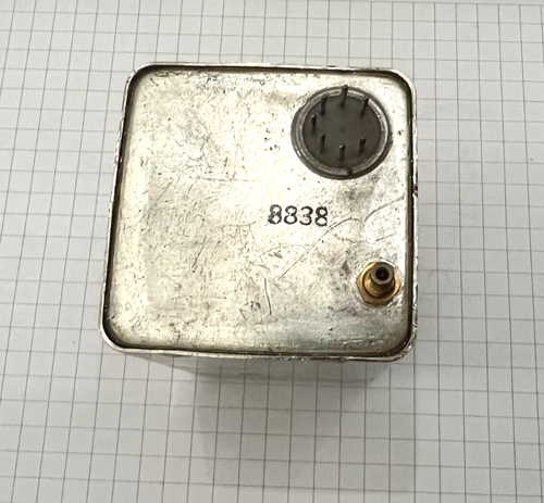OAC Model OSC 49-35 10.000 MHz Precision Crystal Oscillator 5850-0100-100 - Picture 6 of 6