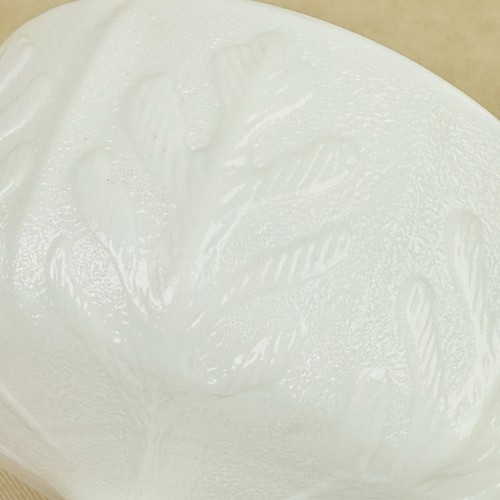 Vintage FTD White Milk Glass Oak Leaf Low Footed Bowl Compote Planter - Picture 7 of 10
