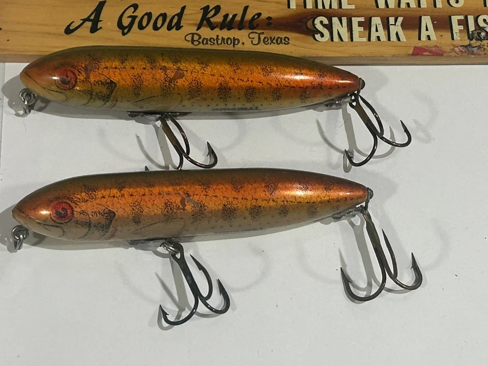 LOTE DE 2 SEÑUELOS DE PESCA ORIGINALES HEDDON ZARA SPOOKS CAJA DE APAREJOS ENCONTRAR USADOS LEER Foto 2 de 4