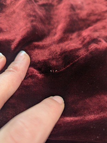 Vintage Late 1920s/Early 30s Bishop Sleeve Burgundy Velvet Dress w/ Lace Collar - Picture 4 of 14