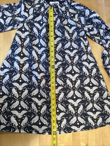 Nuevo con etiquetas Vestido Mini Boden Niñas 7-8 Negro Manga Larga Búho Luna y Rosa Amarillo Estrellas - Imagen 9 de 10