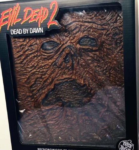 Evil Dead 2: Dead By Dawn Book of the Dead Necronomicon Maßstab 1:1 - Bild 7 von 7