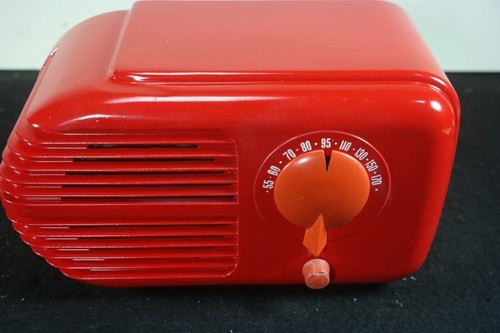 OLD STEWART-WARNER DECO STYLE TABLE RADIO ~ NICE!