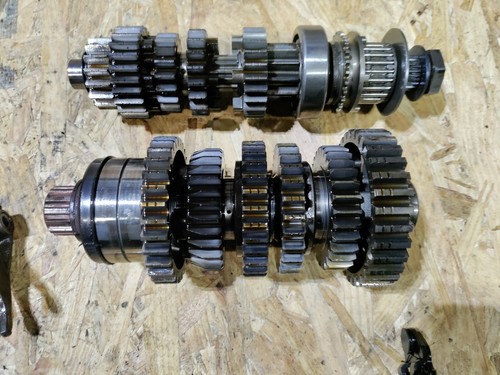 2007-2012 HONDA CBR 600RR OEM TRANSMISSION ASSEMBLY W/ BASKET & HUB ASSEMBLY - Picture 8 of 11