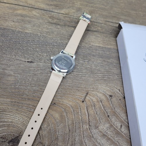 Reloj con correa de patrón floral rosa Elizabeth para dama. en buen estado y funcionando - Imagen 4 de 5
