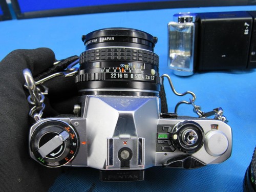PENTAX ME 35mm Film Camera with 50mm Lens Flashes Bundle - Picture 6 of 11