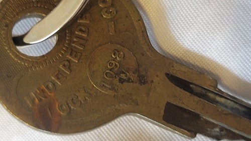 Oldtimer alter Tankdeckel mit Schloss Made in USA Motorrad? - Bild 20 von 23