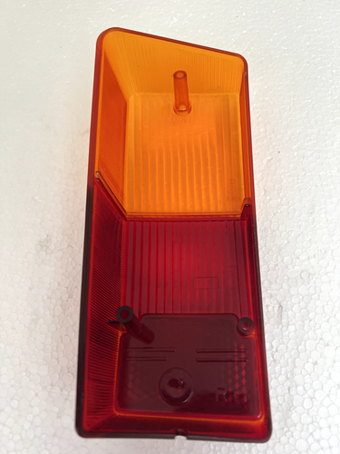 37H4838 - CLASSIC MINI REAR RH  LIGHT LENS GENUINE  LUCAS  54580145 LKB415  L813 - Picture 3 of 3