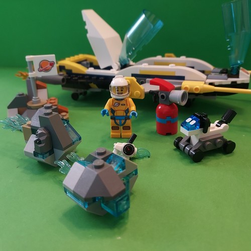 LEGO #60354 MARS SPACECRAFT and MINIFIGURE FROM THIS SET- SEE PHOTOS - Picture 13 of 14