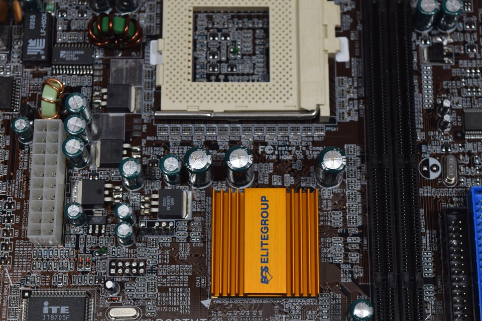 Socket 370 ATX *Tualatin* SET ECS P6STMT Motherboard, NEW! Old Stock *read* - Image 4 of 4