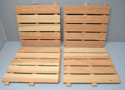 4 Stück Delta-Gartenholz 62004 Lärche Holzfliese fein geriffelt 50x50x3,2 cm NEU