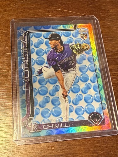 2025 Topps Series 2 #370 Blue Beach Balls Angel Chivilli RC 02/50 Col Rockies - Bild 2 von 6