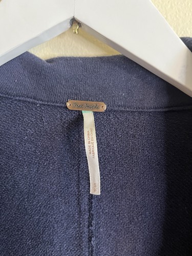Free People Women’s Navy Blue Cable Knit Cotton Cardigan Sweater Size Small - Picture 3 of 6