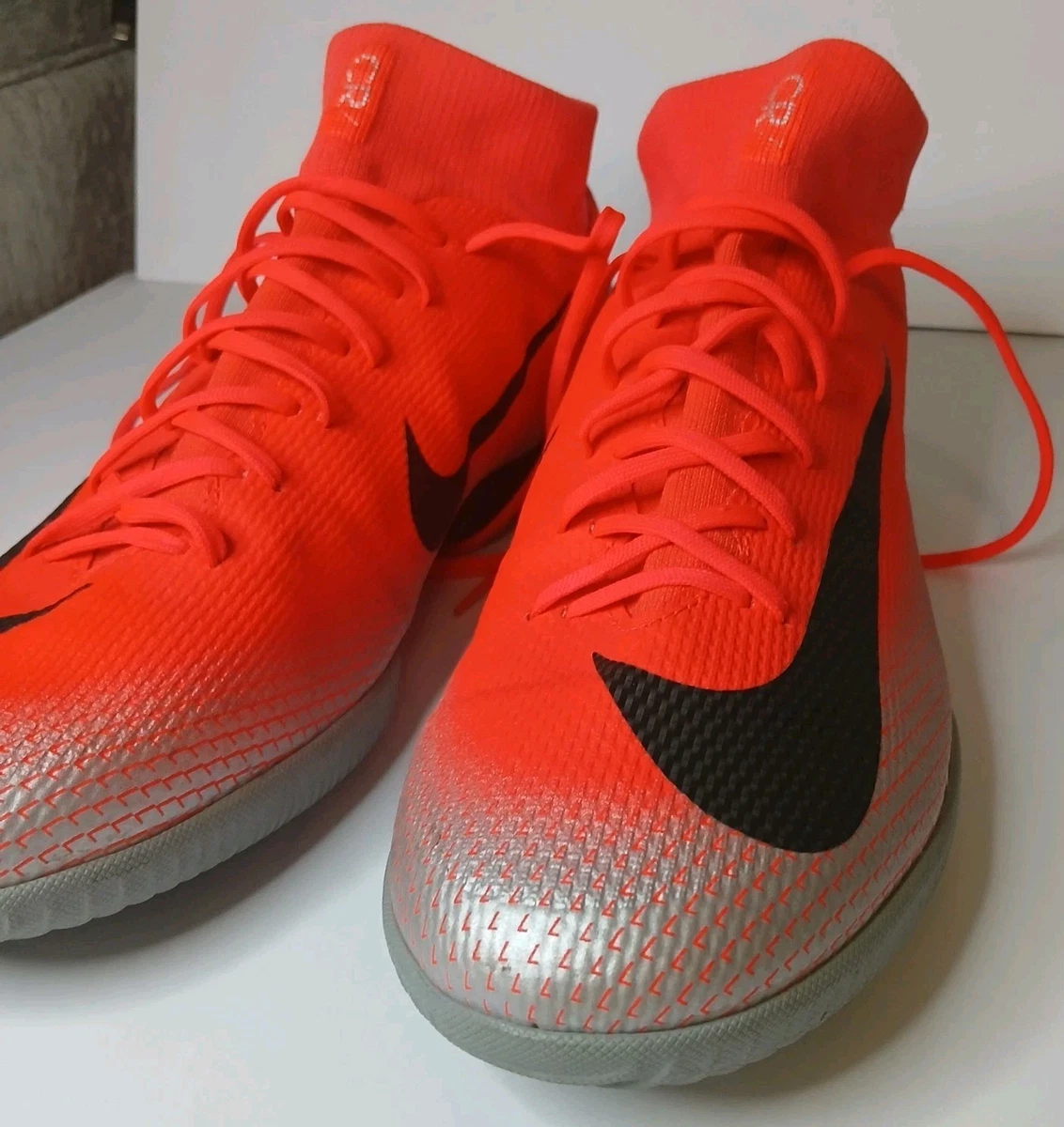 Preços baixos em Nike Mercurial SuperflyX 6 Academy CR7 IC Bright