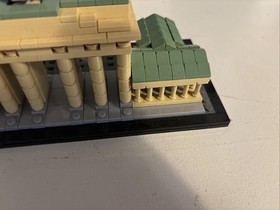 LEGO ARCHITECTURE: Brandenburg Gate (21011) - complete, no box, no instructions