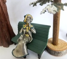 Hudson Pewter Villagers ~ MRS. BERRY  ~ READING BOOK -  #5620