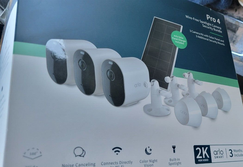 Neu! Arlo Pro 4 3-Cam Kit mit Bonus Solarpanel - weiß